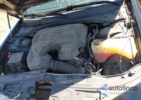 2018 Chrysler 300 S из США, поврежденный, VIN 2C3CCAGG2JH177647